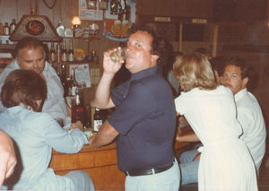 Saz at the bar