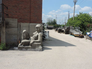 statue